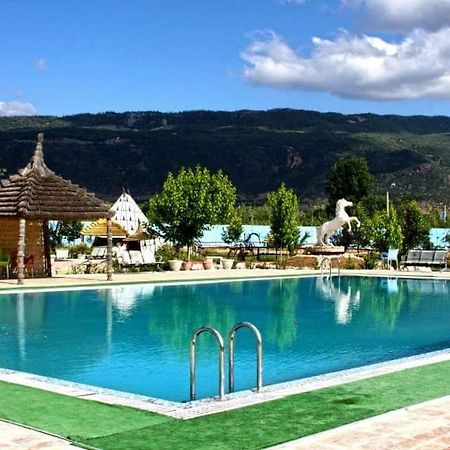Le Vallon Vert - Club Equestre Azrou Exterior photo